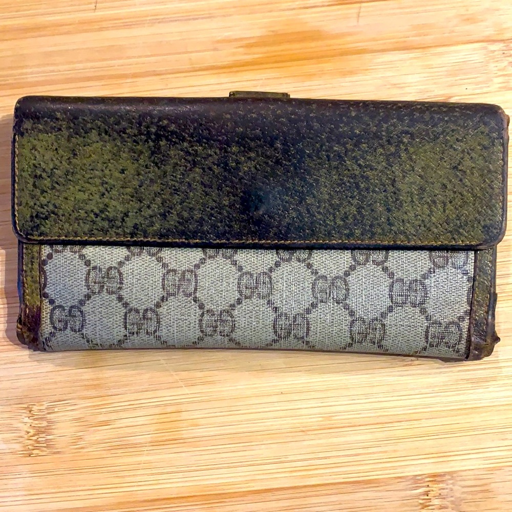 ⭐️GUCCI Vintage Wallet⭐️